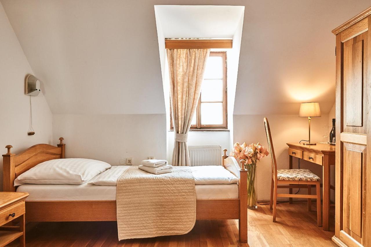 Hotel Salamander - Garni Banská Štiavnica Екстериор снимка